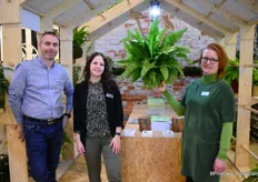 On the VitroPlus stand were Machiel Mathijssen, Romy van Gorschet and Heleen Pompe with the new Asplenium Gioia. It is a tropical indoor plant. "A real houseplant".